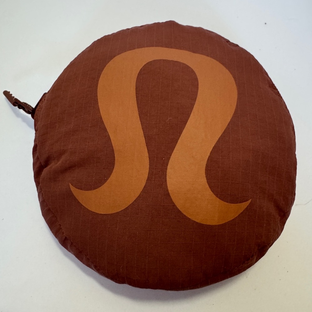 lululemon packable, convertible bag ancucopper 21 x 14" two handles zipper, logo